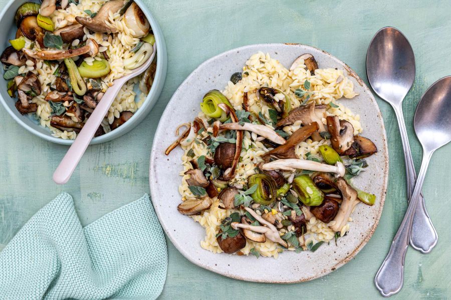 Ekomenu Paddenstoelen-orzo-met-nameco-RK (1)