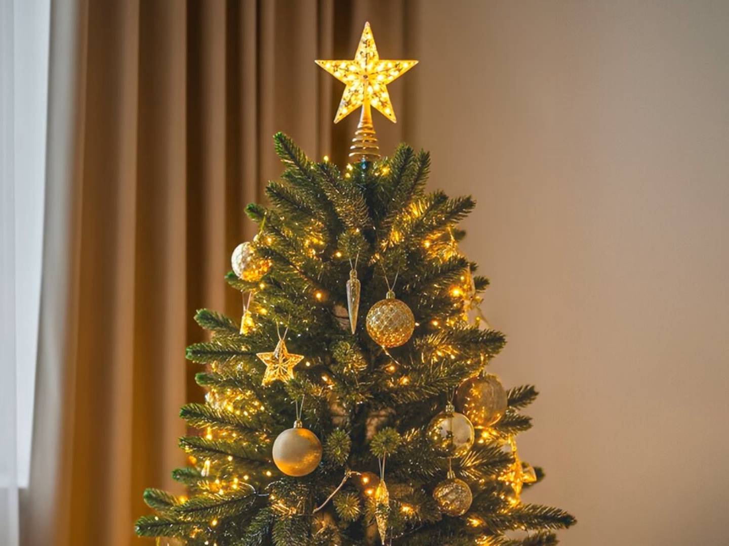Geschmückter Weihnachtsbaum