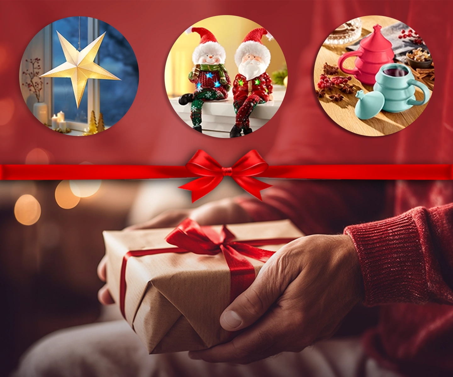 Hände, die ein in braunes Papier mit roter Schleife eingewickeltes Geschenk halten, umgeben von festlichen Dekorationen und einem roten Hintergrund.