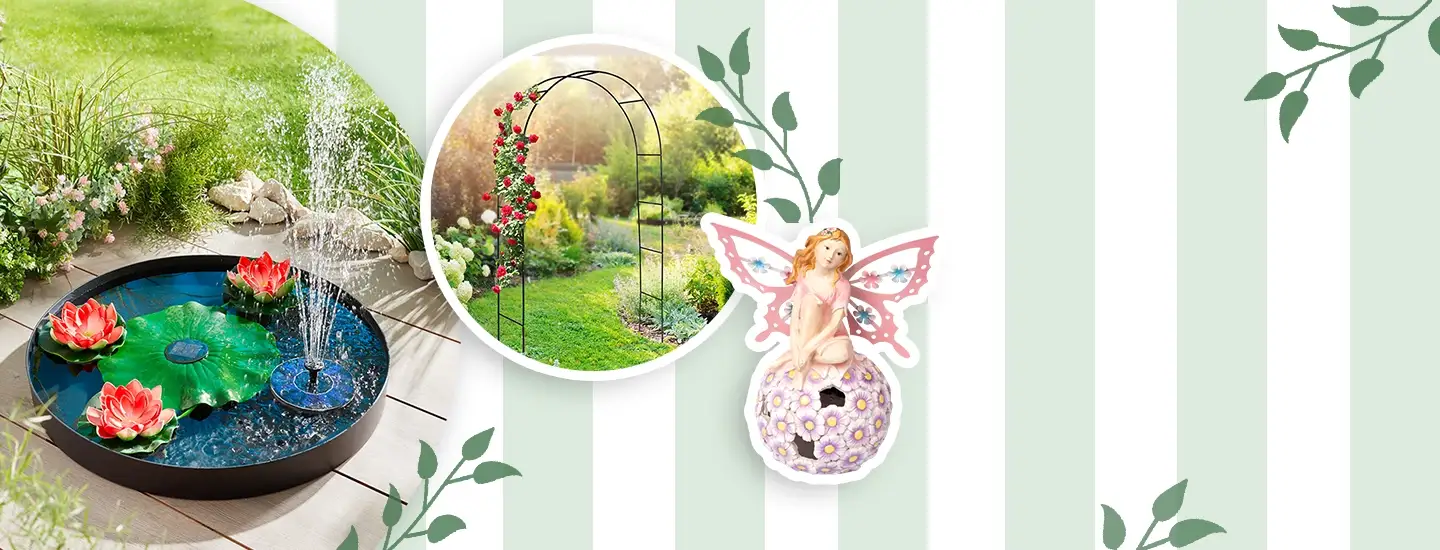 Gartengestaltung mit einem Solarbrunnen in einer Wasserschale mit Lotusblumen, einer dekorativen Wandleuchte, die Lichtmuster an die Wand wirft, und einer Feenfigur.