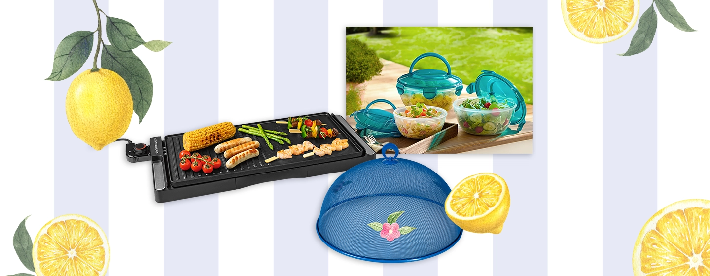 Elektrogrill mit Gemüse, Abdeckhaube und Salatschüsseln vor einem gestreiften Hintergrund mit Zitronenmotiven.