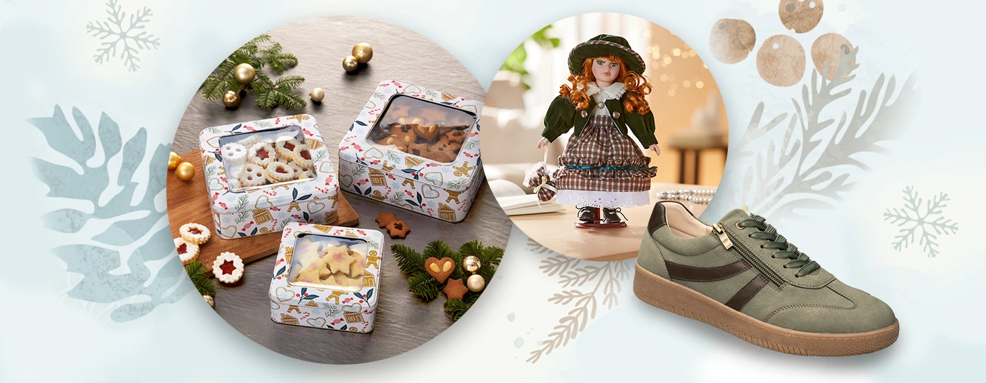 Drei weihnachtlich gestaltete Keksdosen mit Sichtfenster, eine dekorative Puppe und ein grüner Schnürschuh vor einem Hintergrund mit winterlichen Ornamenten.