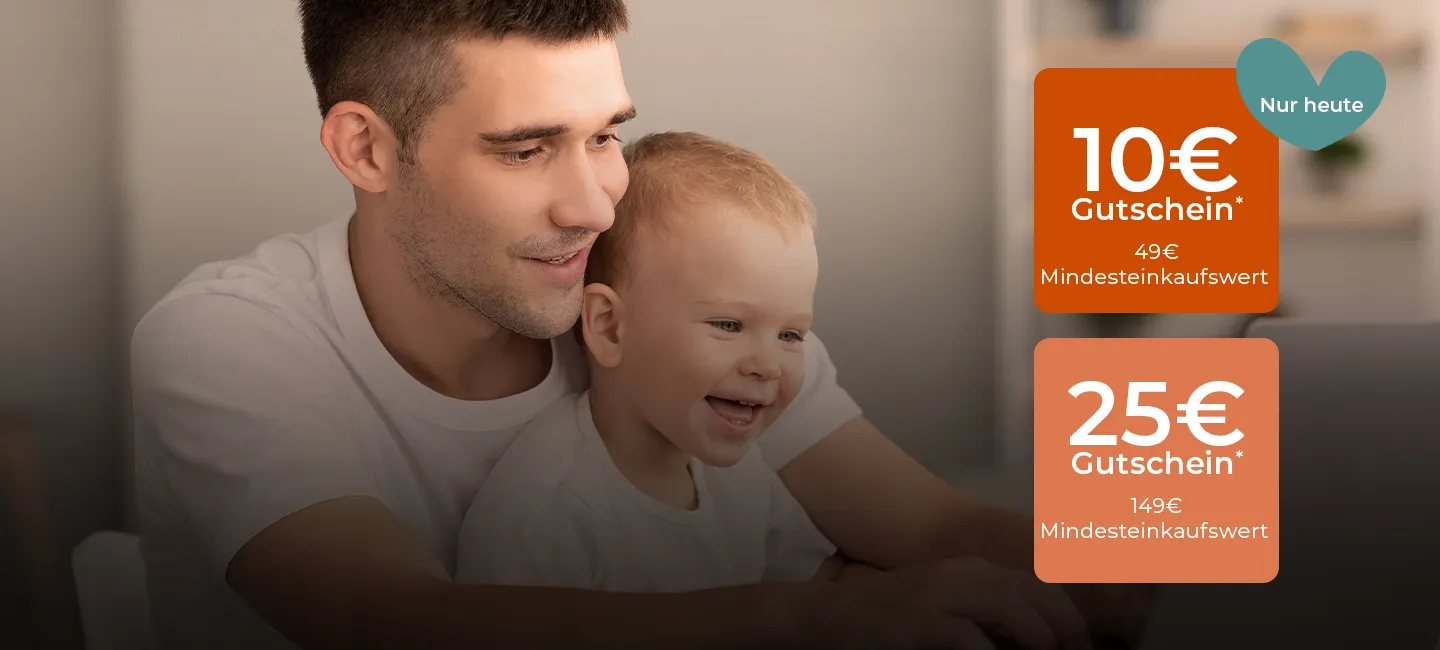 Vater und Kind lächeln auf einen Bildschirm; Rabattgutscheine werden angezeigt: 10 € und 25 € mit Mindestbestellwert. „Nur heute“ auf einem Herzsymbol.
