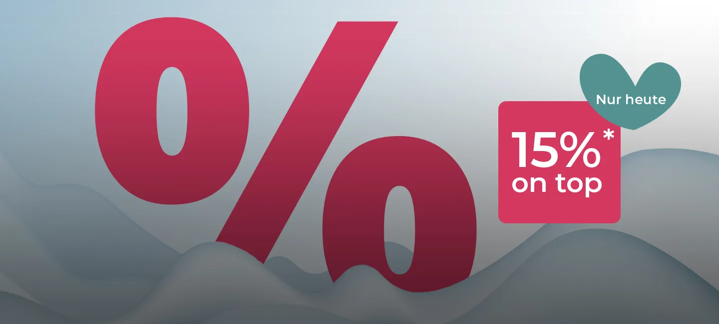 Großes rotes Prozentzeichen mit einem herzförmigen Abzeichen und der Aufschrift „Nur heute 15% on top“ auf wellenförmigem grauen Hintergrund.
