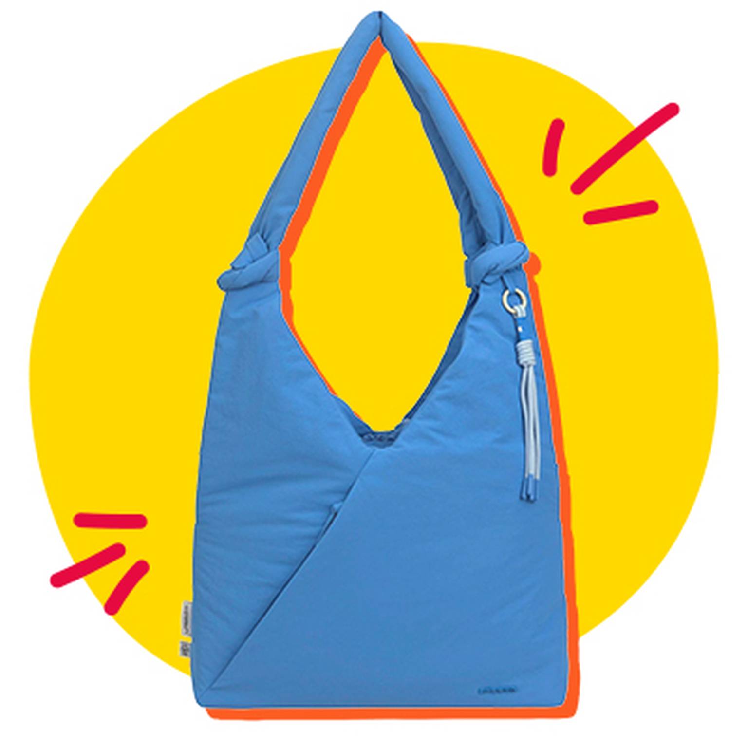Eine blaue, dreieckige Handtasche mit einem geknoteten Riemen und einer Quaste vor einem leuchtend gelben Hintergrund mit orangefarbenen Akzenten.