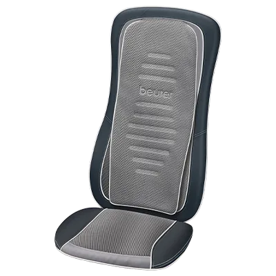 Eine grau-schwarze Sitzauflage mit strukturierter Oberfläche und ergonomischem Design, auf dessen Rückenlehne der Markenname „beurer“ zu sehen ist.