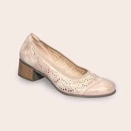 beige Pumps