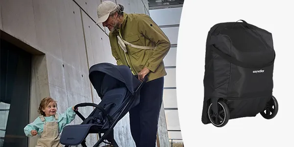 Mann mit Kinderwagen und Kind in einem Innenraum; der Kinderwagen ist zusammengeklappt und in einer schwarzen Reisetasche mit Rollen verstaut (siehe Abbildung rechts).