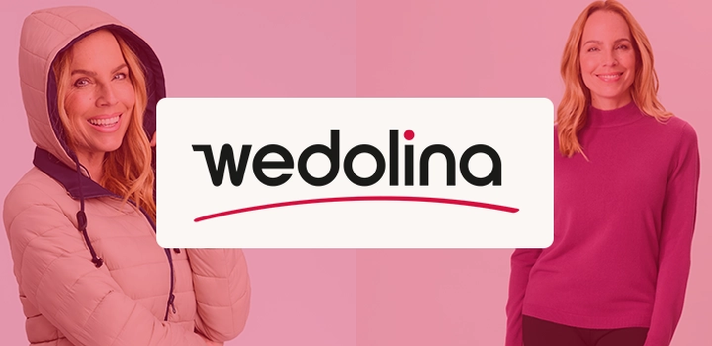 Zwei Bilder einer Frau in unterschiedlichen Outfits, eines in einer beigen Kapuzenjacke und das andere in einem violetten Pullover, mit dem „wedolina”-Logo in der Mitte.