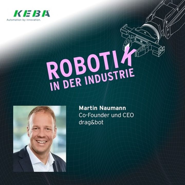 The picture shows Martin Naumann in the Podcast series "Robotik in der Industrie"