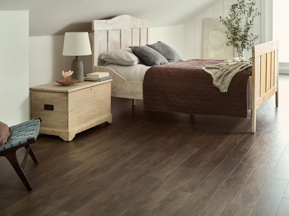 Bister Oak, FS7W8490 - laid in Stripwood, from the Amtico Form collection.