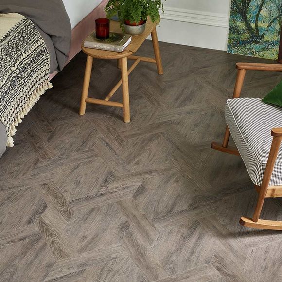 Versailles Oak, AR0W8460 in a Castel Weave laying pattern, from our Amtico Signature Collection.