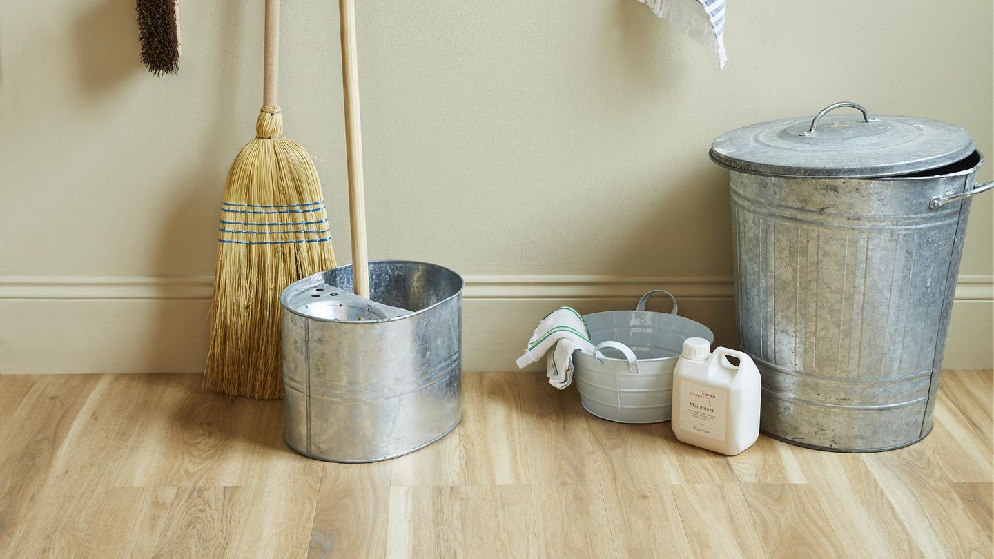 Can vinyl plank flooring be steam cleaned?