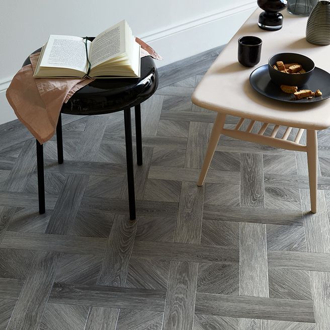 Valley Oak, FS7W9040 from the Amtico Form Collection.