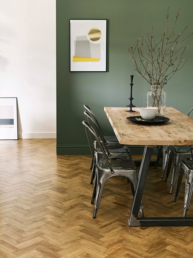 Rural Oak, FS7W5950 - in a Small Parquet laying pattern.