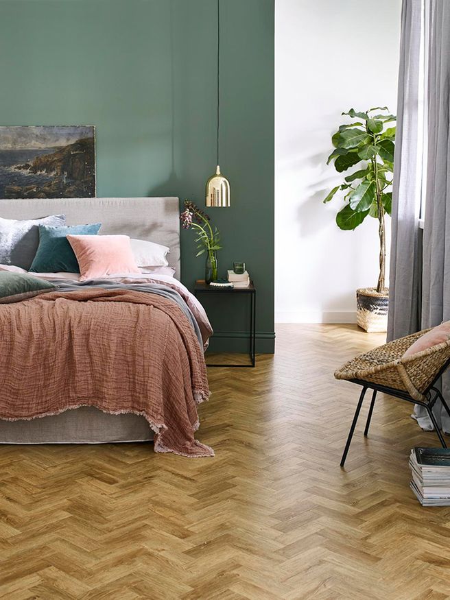 Amtico Form Rural Oak FS7W5950 in a small parquet laying pattern