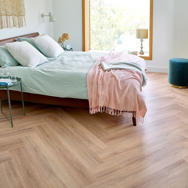 Amtico Spacia Muted Oak in Herringbone Plank