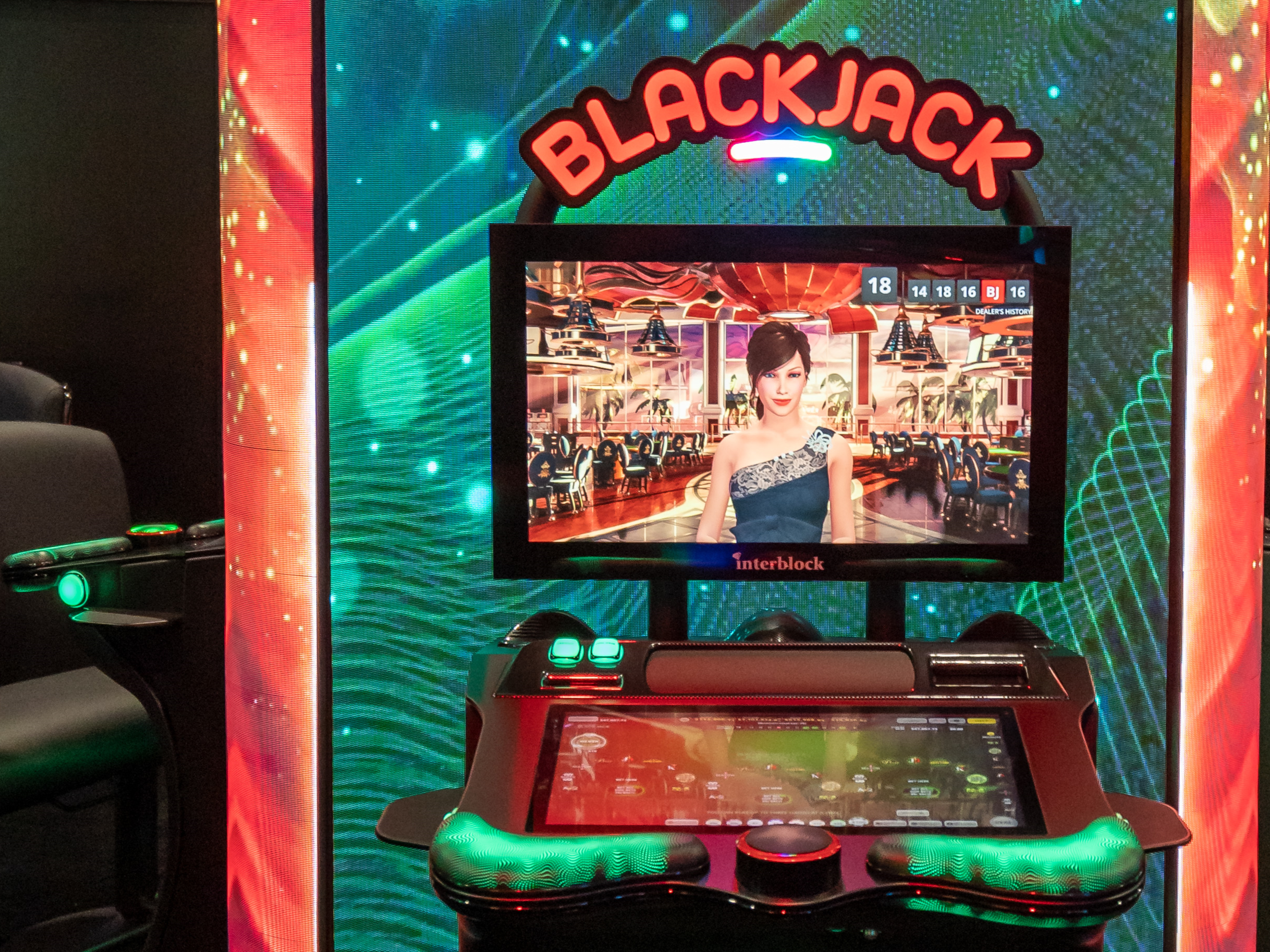 Explore Universal Cabinet Blackjack's Visionary Features