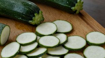 Holzbretter und andere Schneideunterlagen als wichtiges Utensil