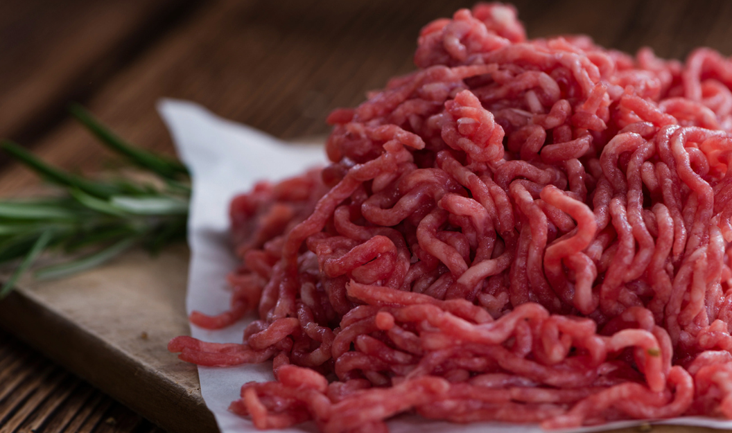 Hackfleisch – fein zerkleinertes Fleisch im Close-up