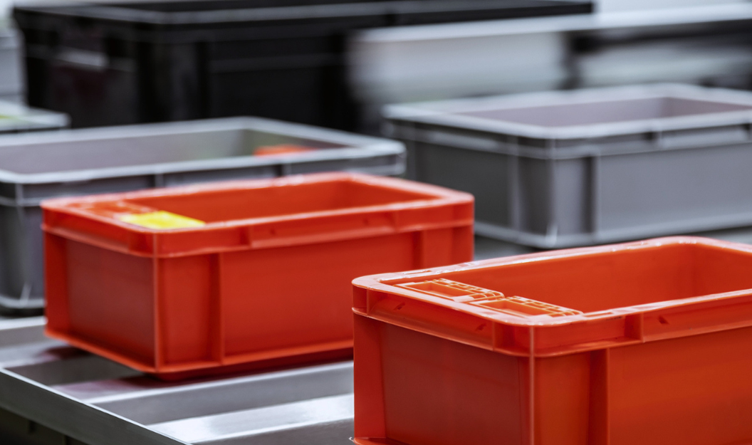 Sturdy crates for repeated use in food production