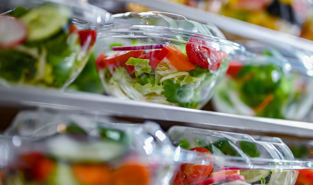 Lebensmittelverpackungen, die mit der PPWR verstärkt in den Blick geraten.
