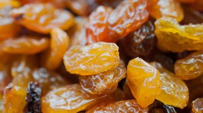 Nahaufnahme von Sultaninen, beliebten Trockenfrüchten in der Lebensmittelproduktion