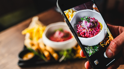 Bilder von Essen als beliebter Content in den sozialen Medien