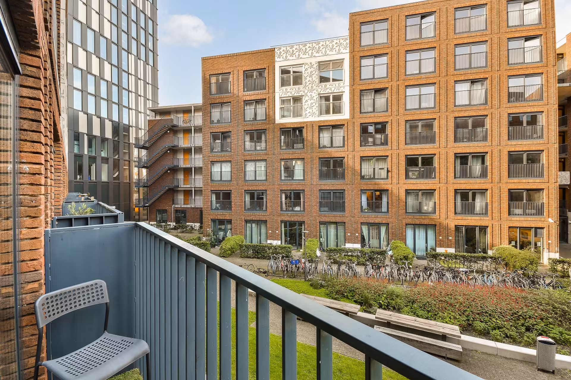 l q customer image 3