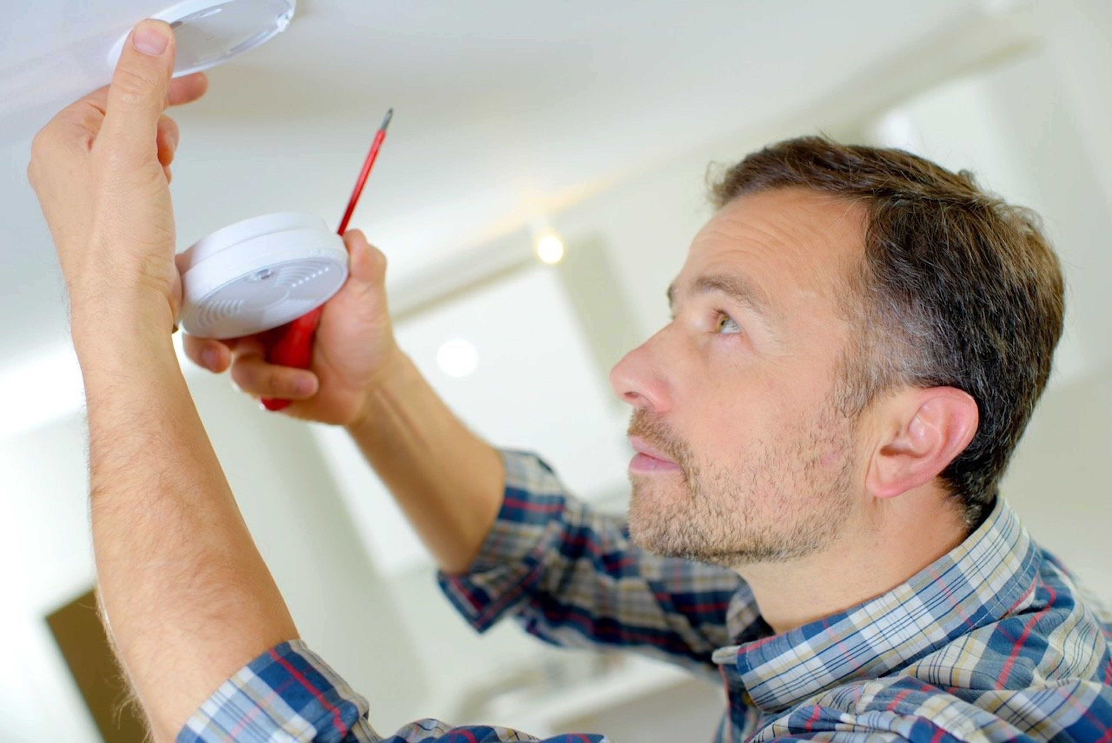Updates to smoke and carbon monoxide alarm regulations