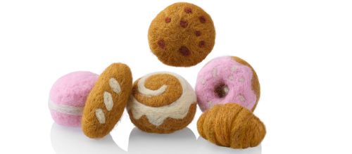 https://a.storyblok.com/f/233914/2000x877/7edc4e1f87/mystery-bakery-all.jpg