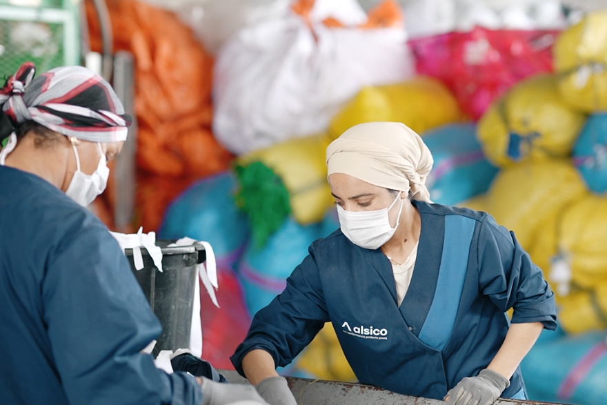Centre de tri des chutes de vêtements professionnels chez alsico Maroc