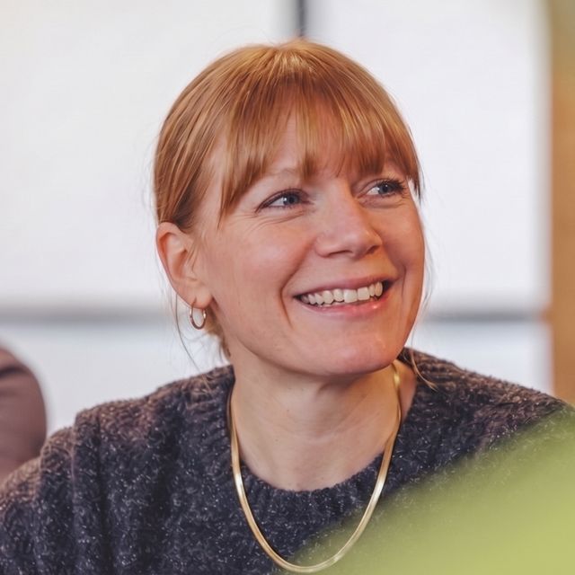 Lauren Milne smiling image