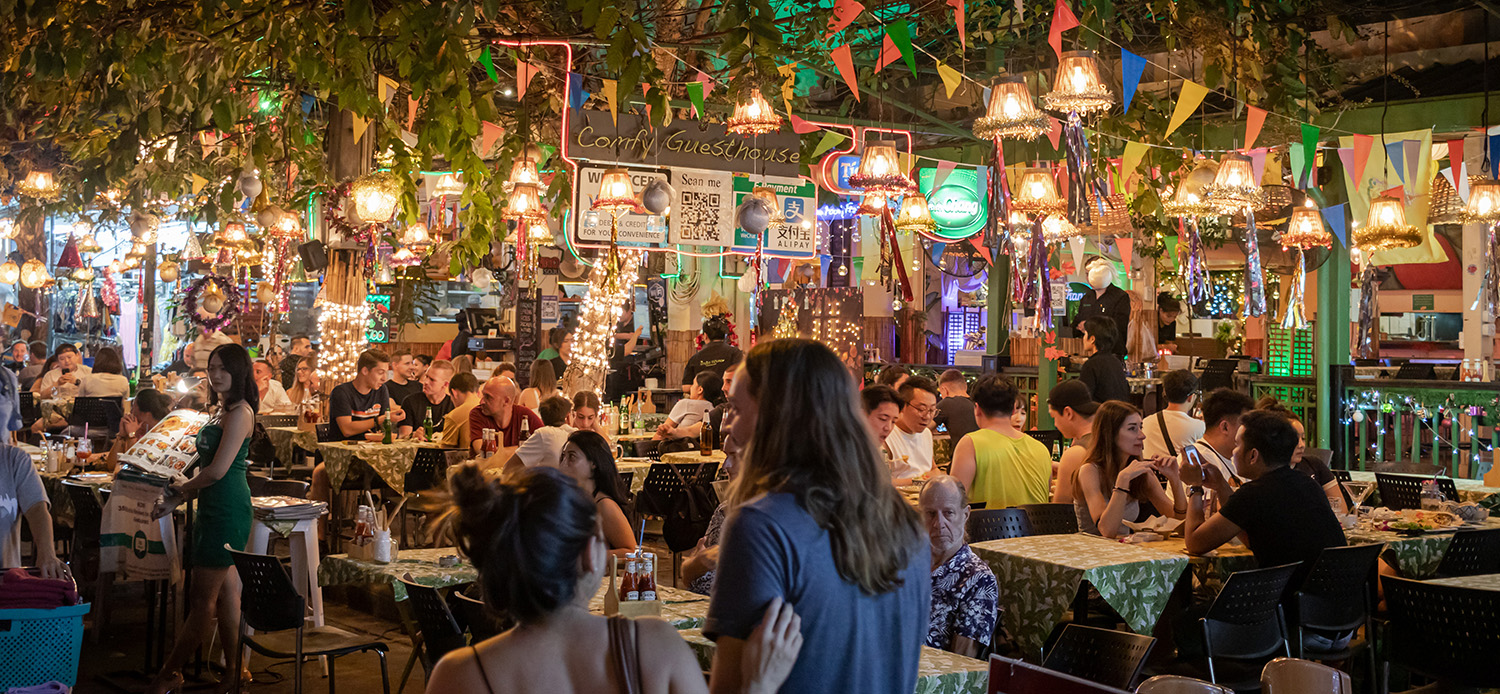 plan a gap year in Bangkok market