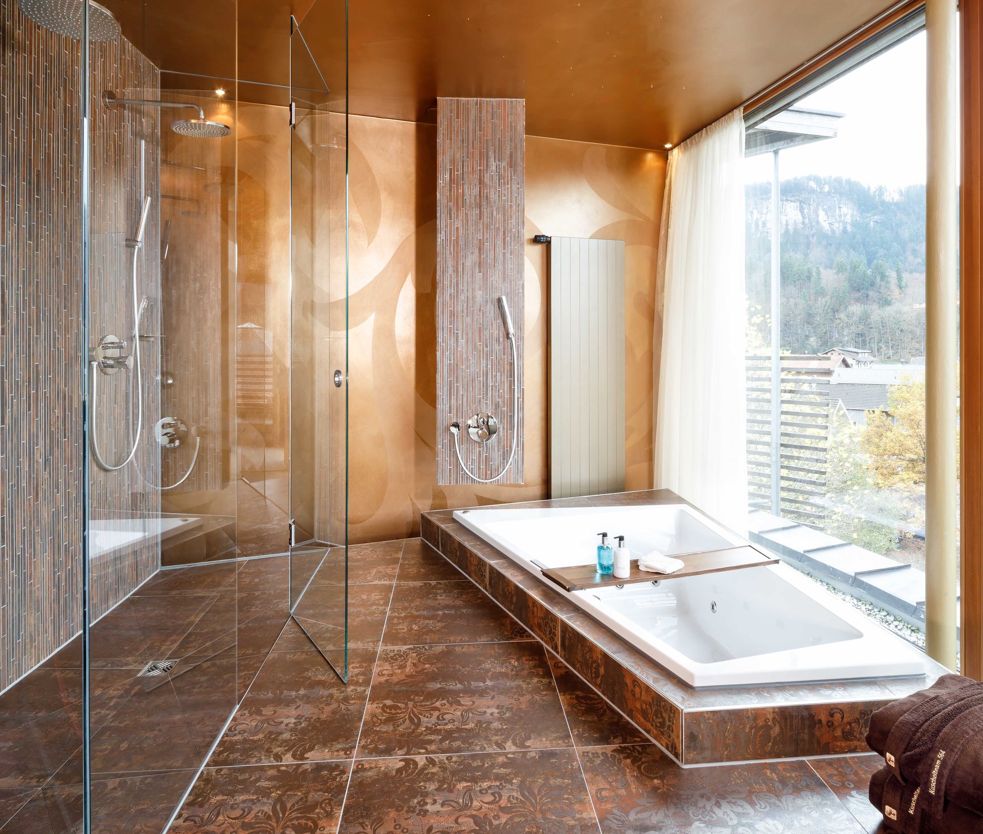 Top Of Suite Badezimmer im Kuschelhotel