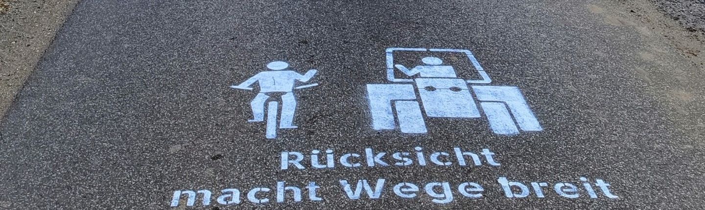 Trecker dunkle Jahreszeit Erntemaschinen Rücksicht