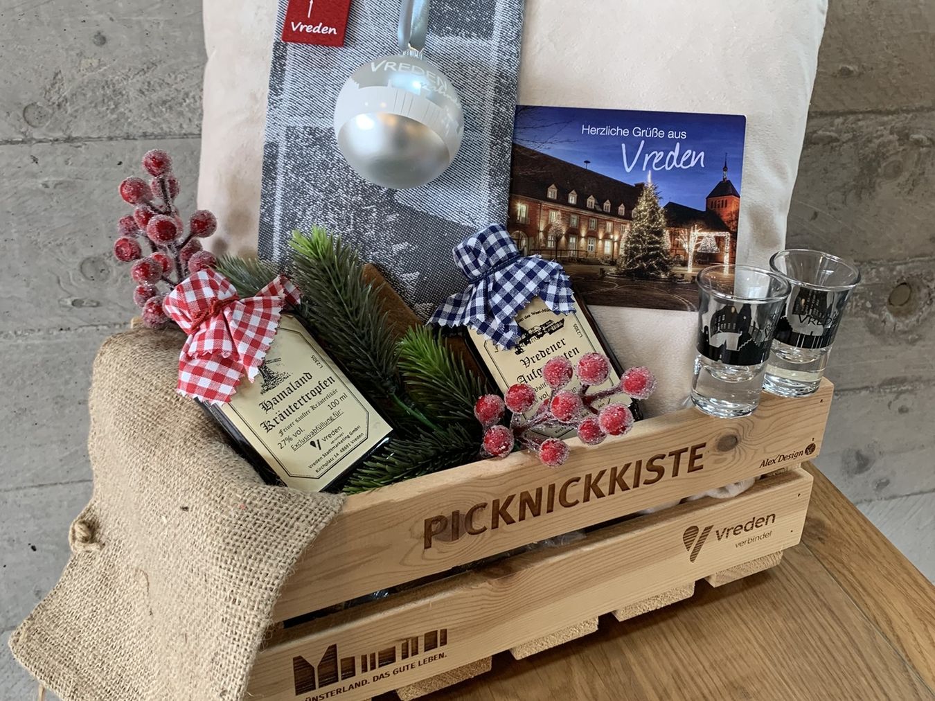 Gefüllte Picknickkiste 2025 des Vredener Stadtmarketings