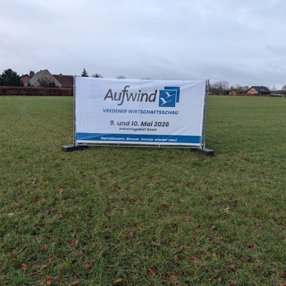 Banner auf Gelände Aufwind