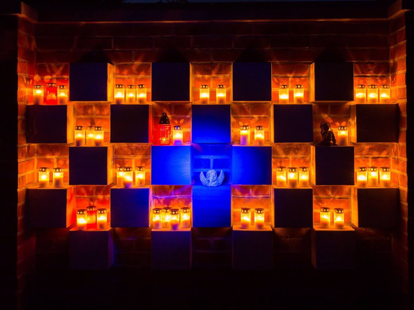 Gedenkort Lichtschimmer Sternenkinderwand