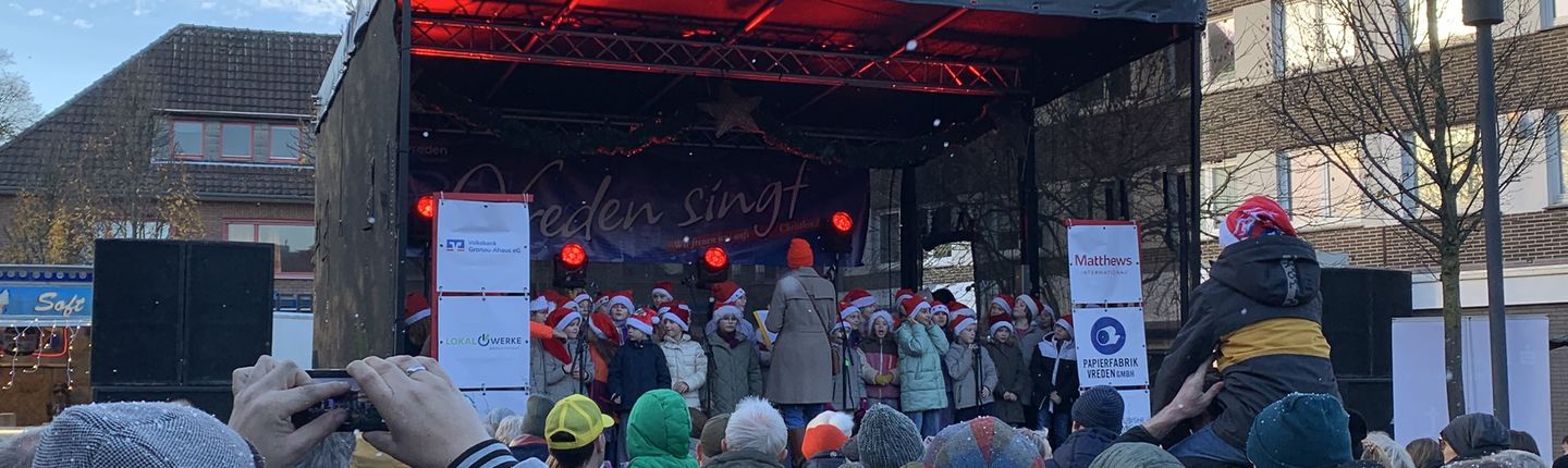 Bild der Bühne beim Adventsauftakt