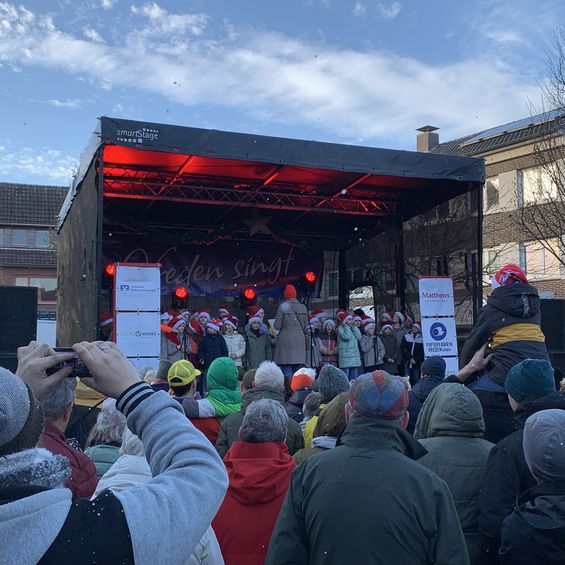 Bild der Bühne beim Adventsauftakt