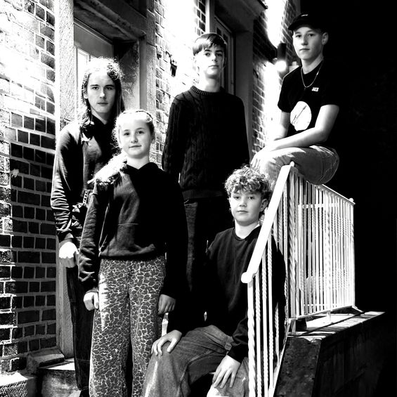 Veranstaltungsbild_black_stars_Treppe_bw