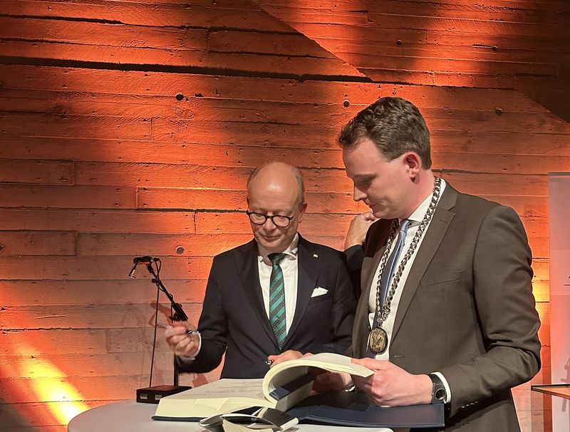 Landtag lokal Eintrag Goldenes Buch