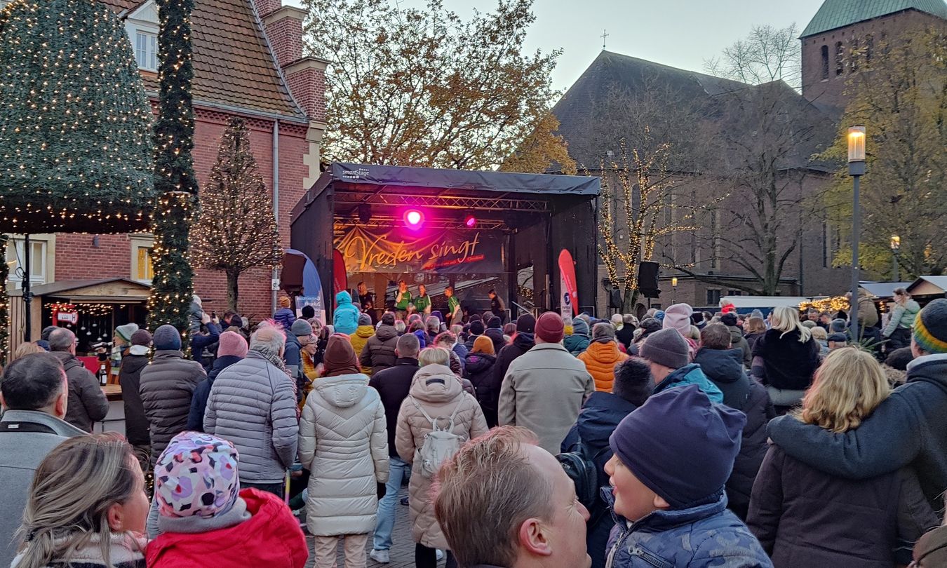 Vreden singt_ Bühne