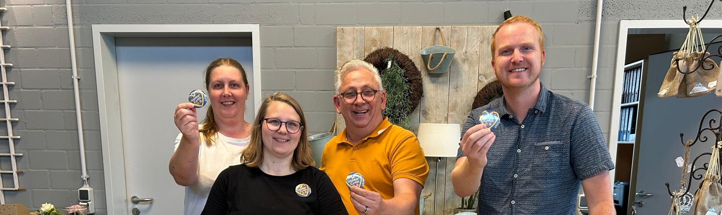 Kirmesbuttons Haus Früchting quer