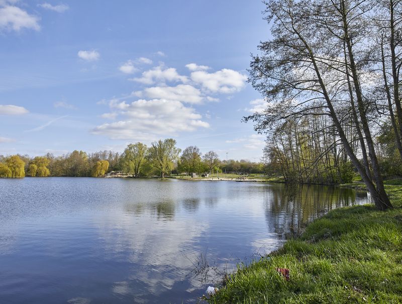 Blick auf den Berkelbeach und den Spielplatz am Berkelsee in Vreden