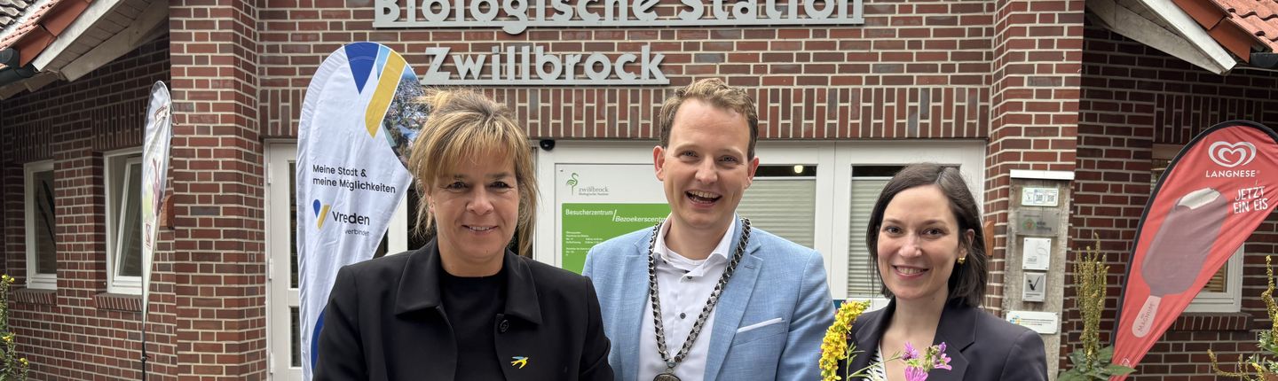 Ministerin Neubaur Goldenes Buch
