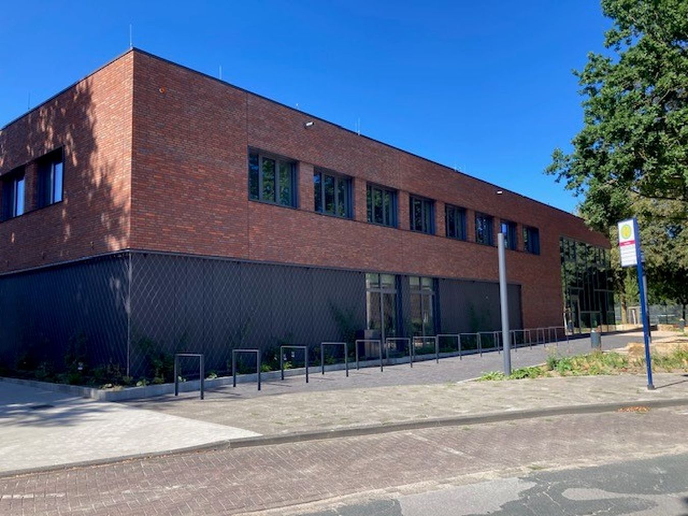 Mensa außen Sekundarschule