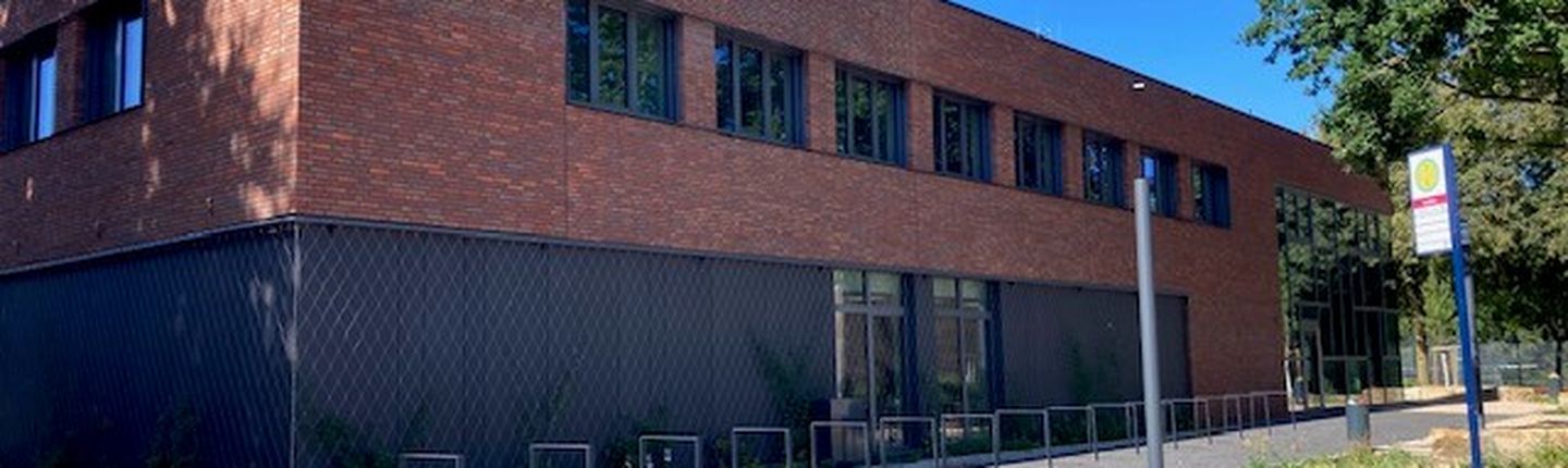 Mensa außen Sekundarschule
