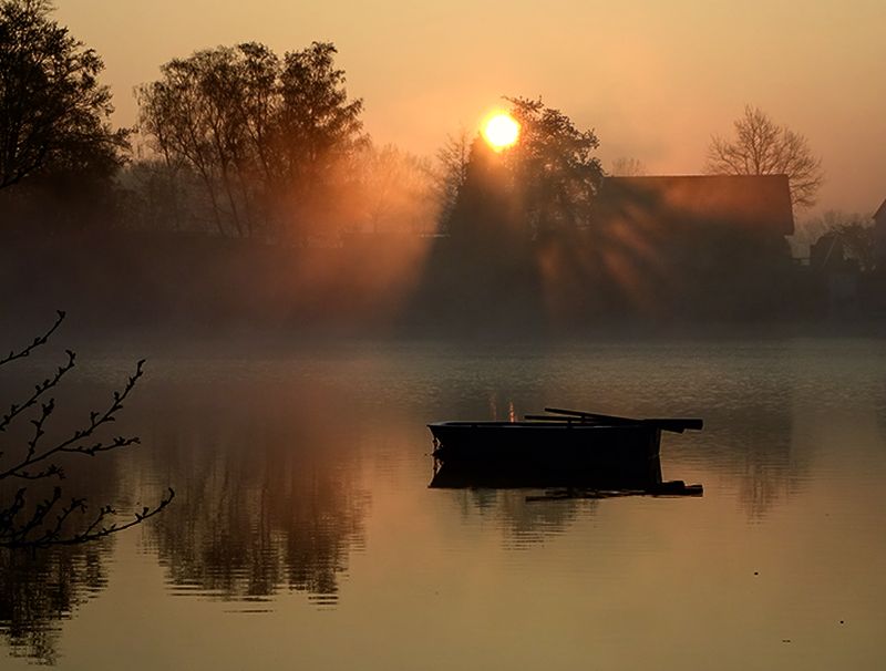 Sonnenuntergang über einem See